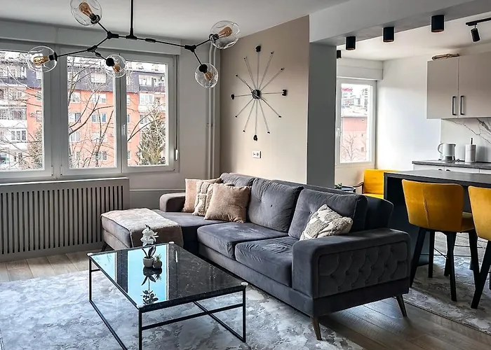 Cheyf Lux דירה *